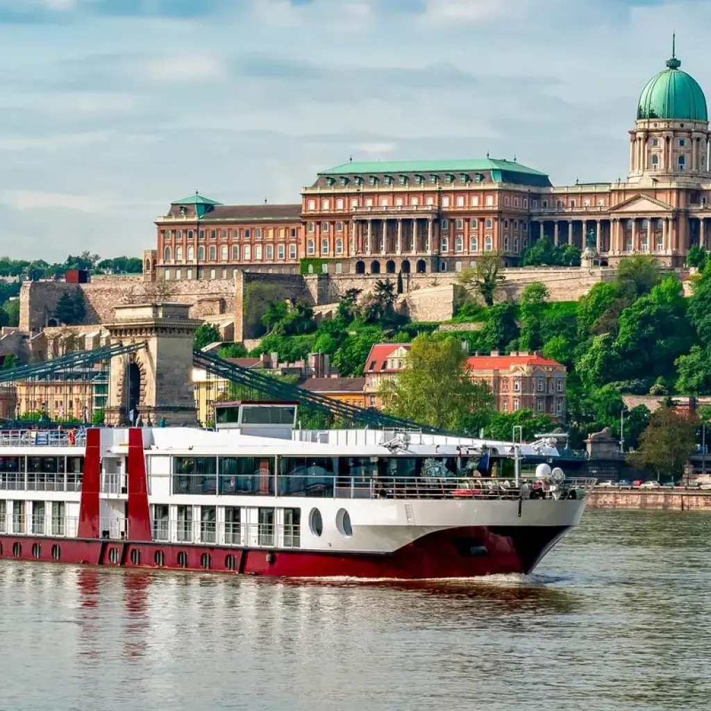 Explore Danube Classics 2026 for 8 days with A-ROSA and discover unforgettable experiences - Photo 2