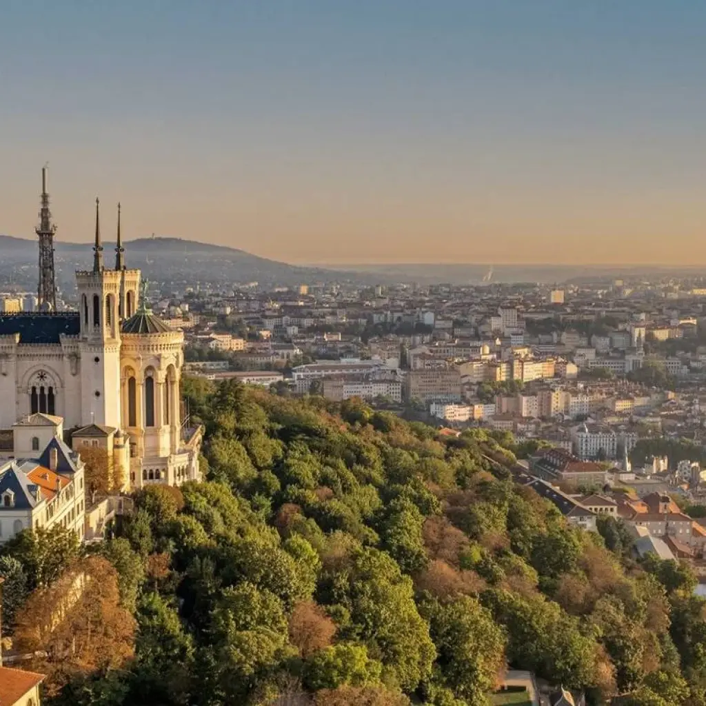 Explore Rhône Route Provence 2026 - A-ROSA LUNA for 8 days with A-ROSA and discover unforgettable experiences - Photo 2