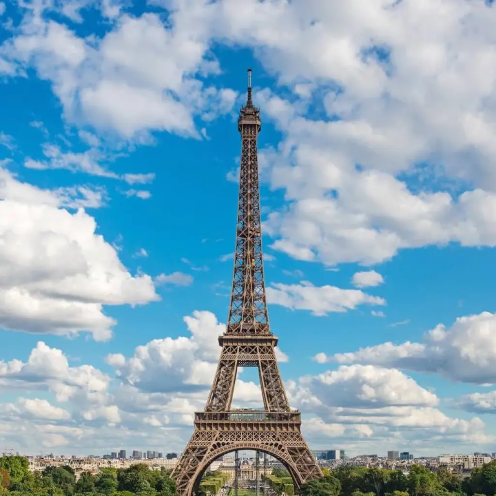Explore Magnificent Europe with Paris Budapest → Paris (2026) for 18 days with APT and discover unforgettable experiences - Photo 2