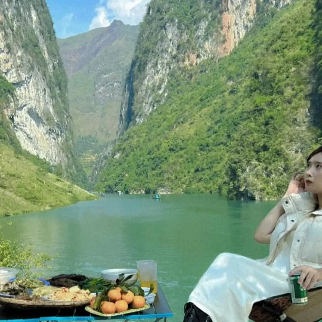 Explore Ha Giang Escape 4 Day by Car/Jeep/Motobike ( Dept Morning ) for 4 days with Bee Gng International Joint Stock Company and discover unforgettable experiences - Photo 2