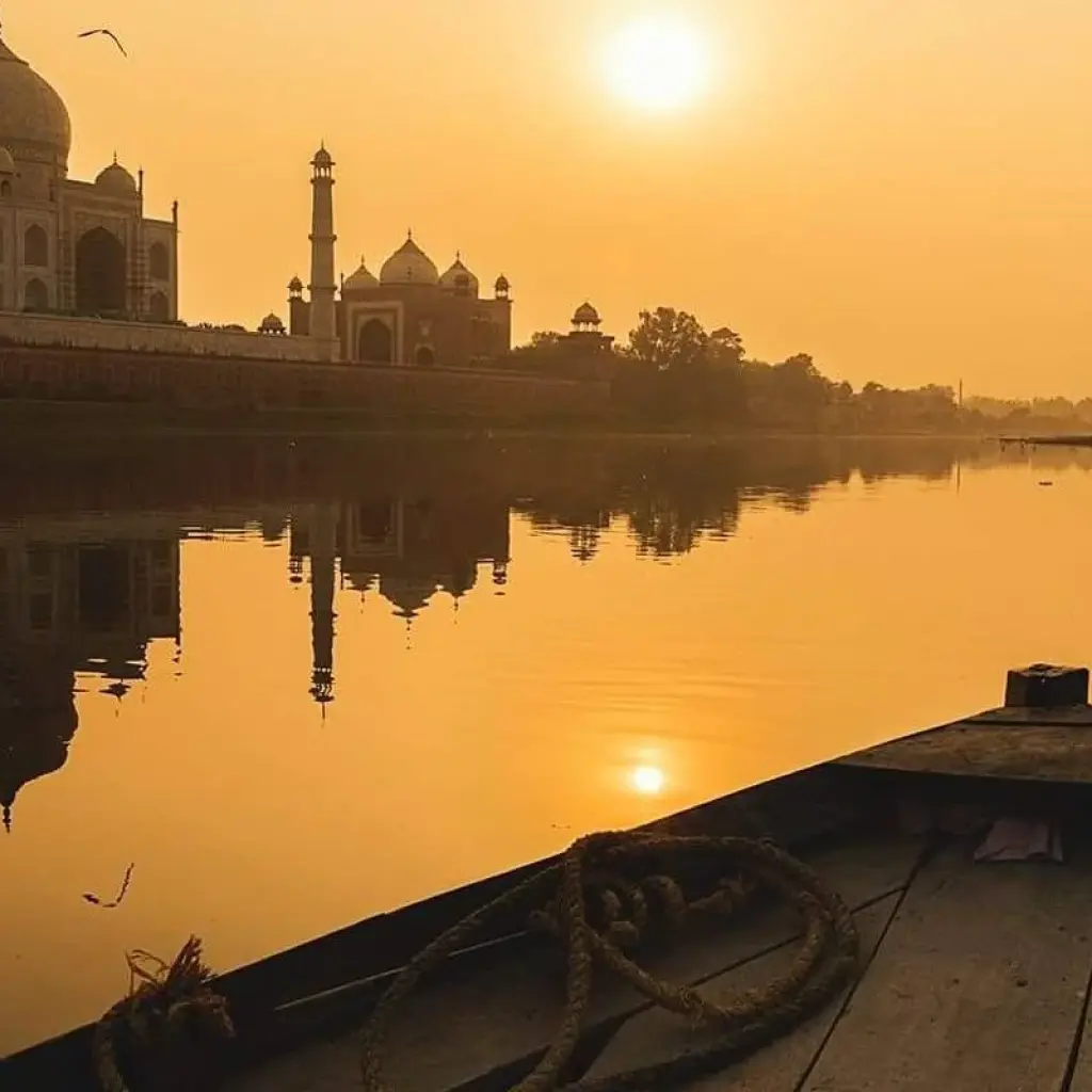 Explore Same Day Agra Taj Mahal All Inclusive Tour by Gatimaan Express Train from Delhi for 1 days with Companion Journey Private Limited and discover unforgettable experiences - Photo 2