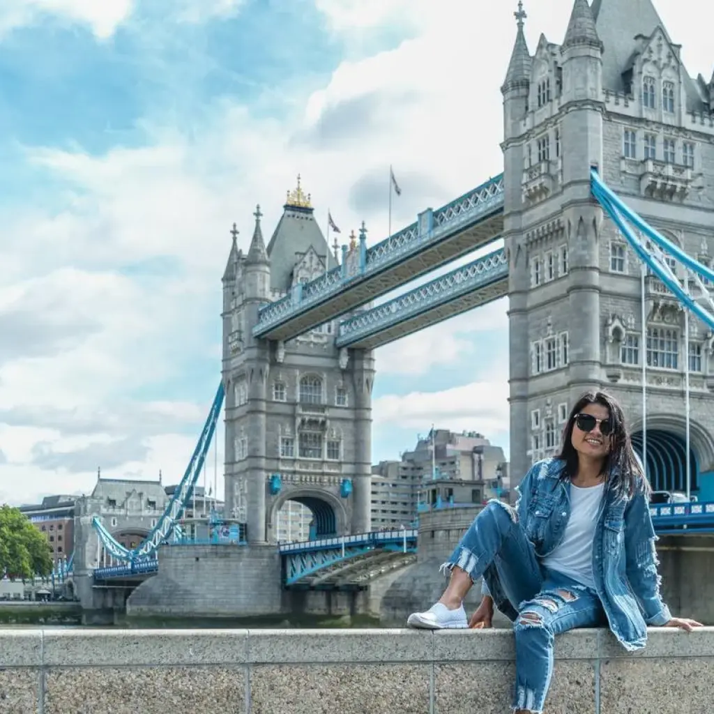 Explore England and Scotland (Classic, Winter, End London) for 11 days with Contiki and discover unforgettable experiences - Photo 2