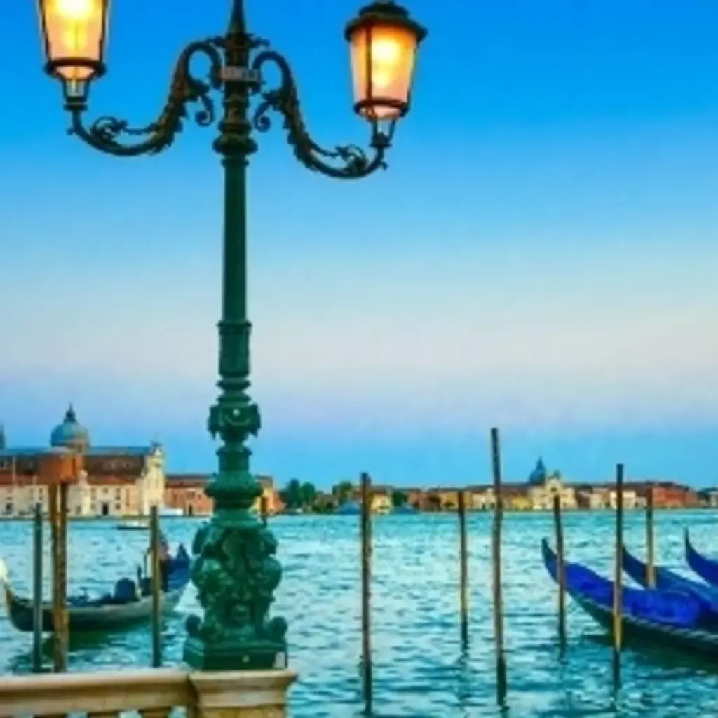 Explore Christmas in Venice for 5 days with CroisiEurope River Cruises and discover unforgettable experiences - Photo 2