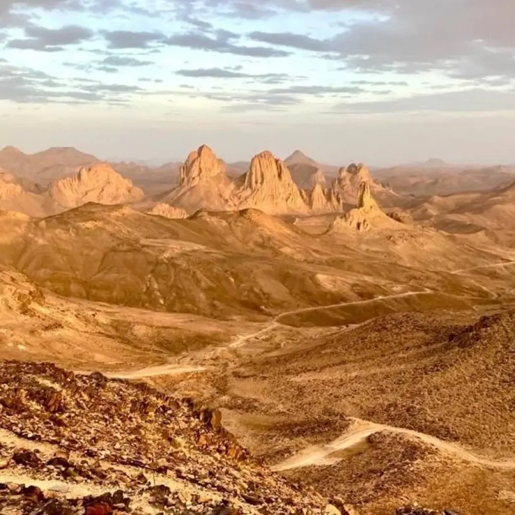 Explore Tassili  N’ajjer & Djanet Tour for 8 days with EL-GOLEA  Tourism  Travel and discover unforgettable experiences - Photo 2