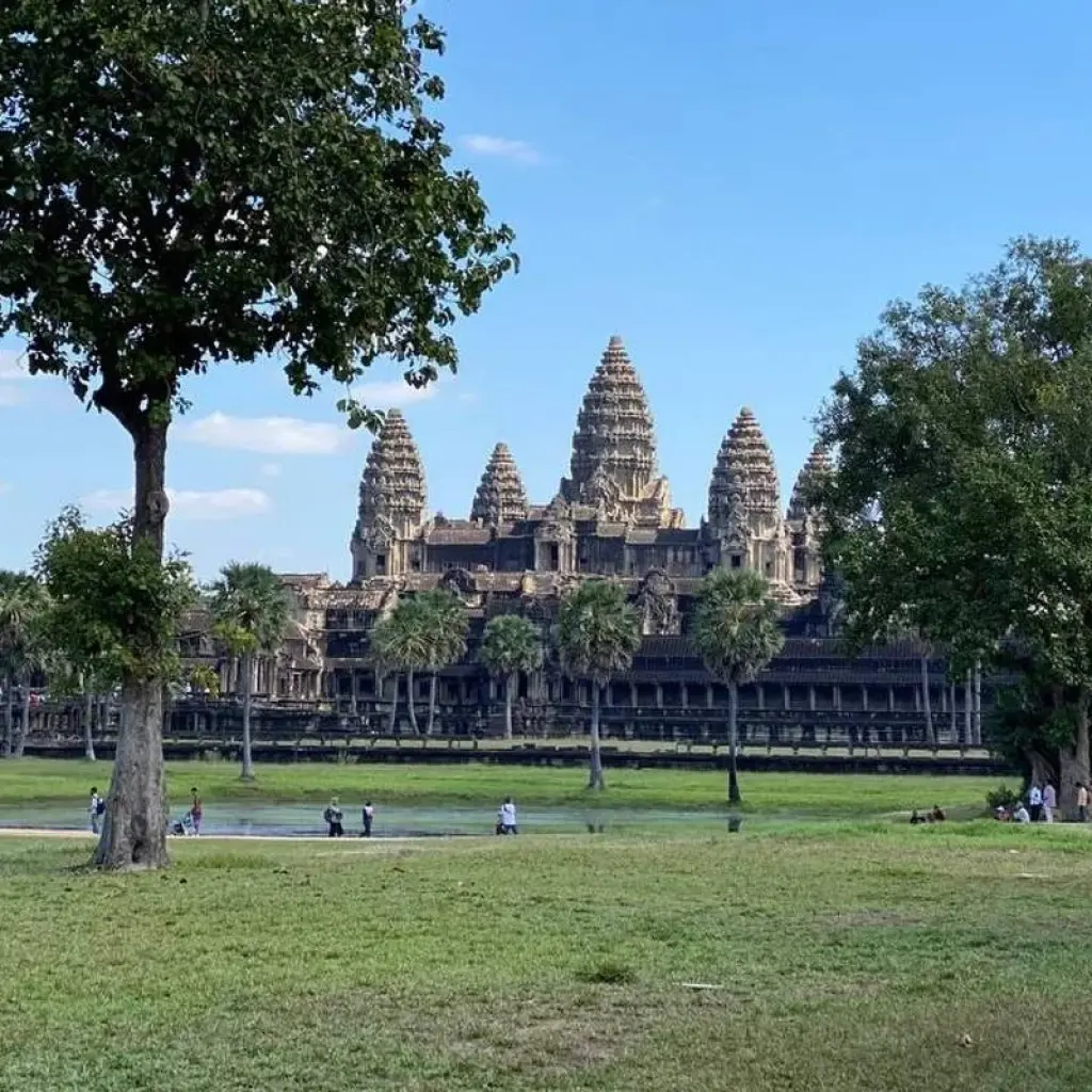 Explore Angkor Complex Small circuit  & Tonle Sap Lake with Joining Tour for 3 days with Euro Khmer Voyages and discover unforgettable experiences - Photo 2