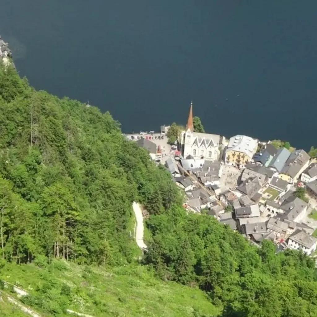Explore Pleasure hiking in the Salzkammergut with charm 5/4 for 5 days with Eurohike and discover unforgettable experiences - Photo 2