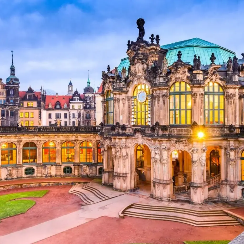 Explore Europe: from North to South and Paris for 17 days with Europamundo and discover unforgettable experiences - Photo 2