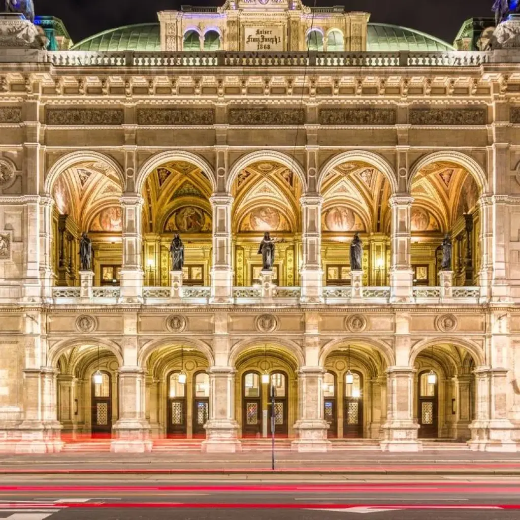 Explore Vienna and Budapest for 4 days with Europamundo and discover unforgettable experiences - Photo 2