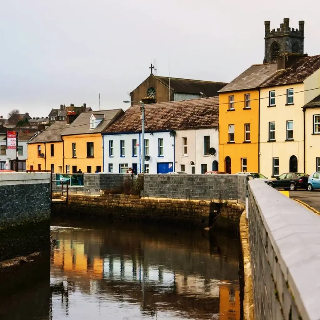 Explore Ireland in Low Season for 7 days with Expat Explore Travel and discover unforgettable experiences - Photo 2
