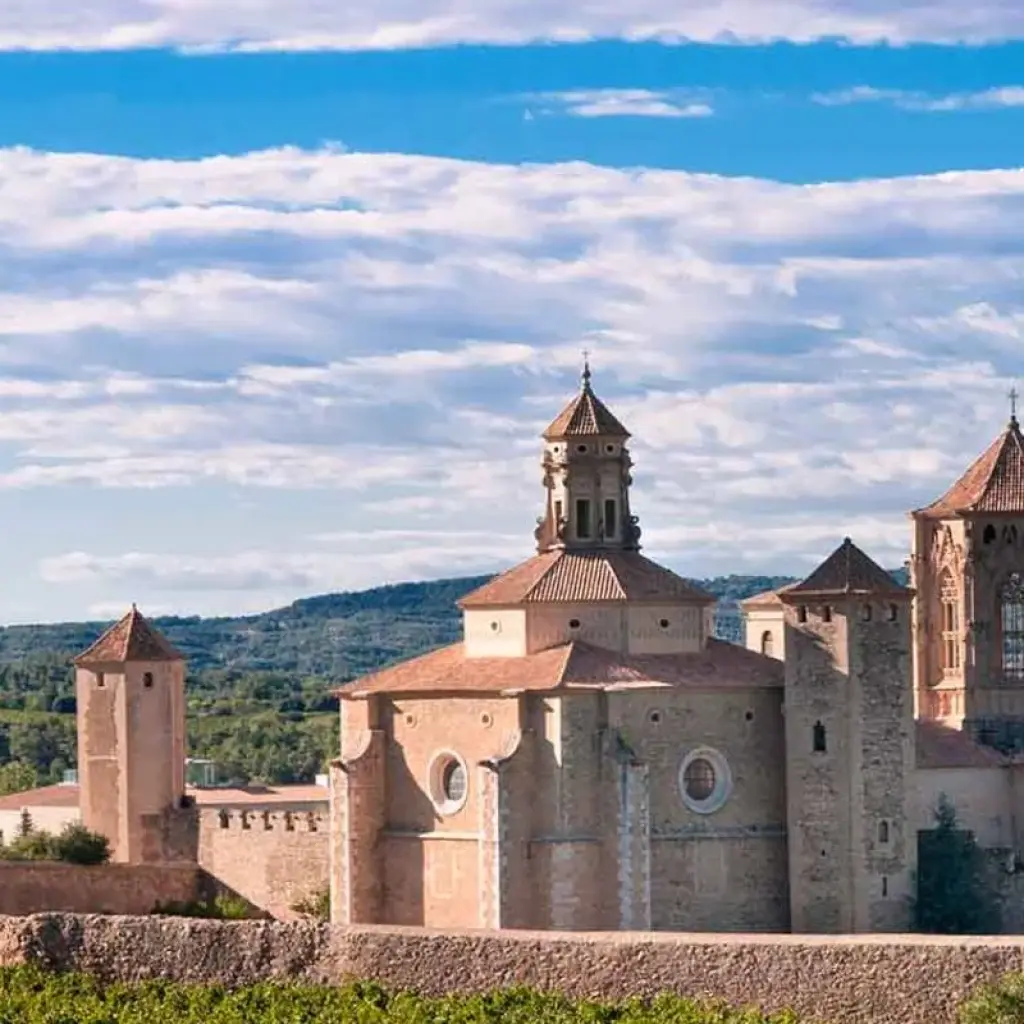 Explore Lisbon to Rome for 13 days with Europamundo and discover unforgettable experiences - Photo 2