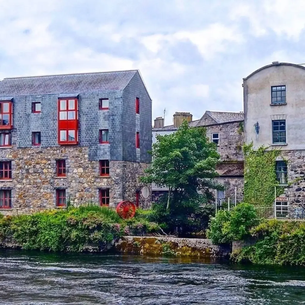 Explore Scenic Ireland for 13 days with Globus and discover unforgettable experiences - Photo 2
