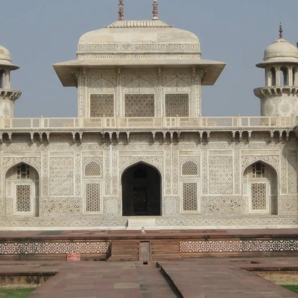 Explore Golden Triangle Tour with Kerala for 13 days with Golden Triangle India Tours and discover unforgettable experiences - Photo 2