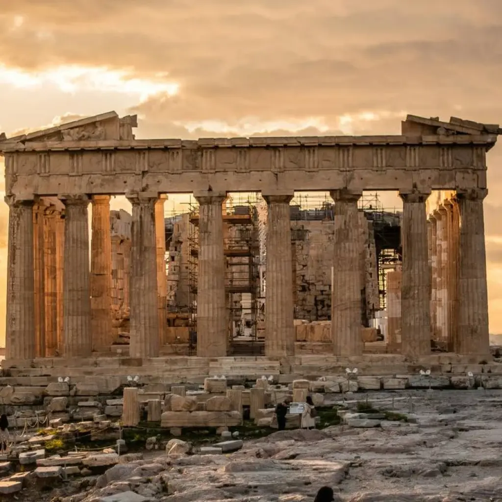 Explore MINI SANTORINI FROM ATHENS (+transfers & ferry/flight) for 3 days with Greca and discover unforgettable experiences - Photo 2