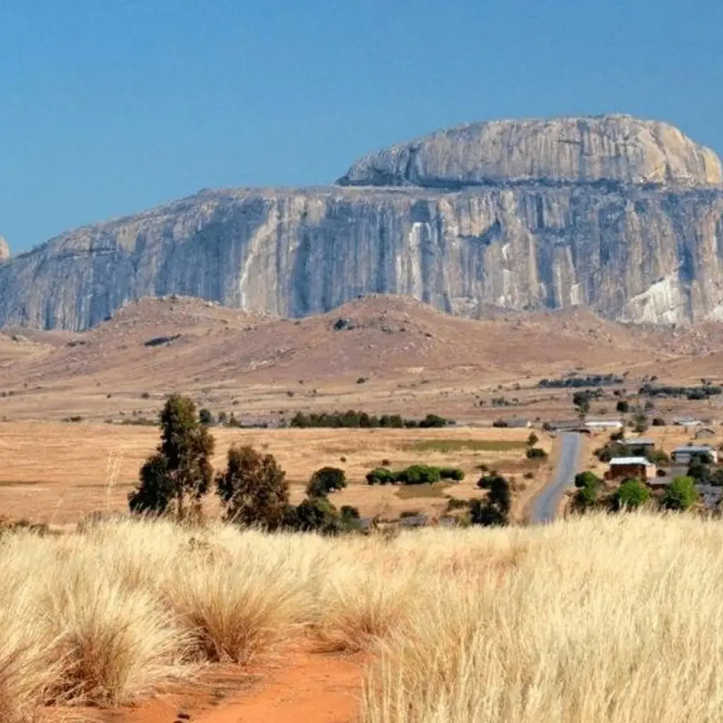 Explore The pearls of Madagascar for 12 days with HT Agency Tours and discover unforgettable experiences - Photo 2