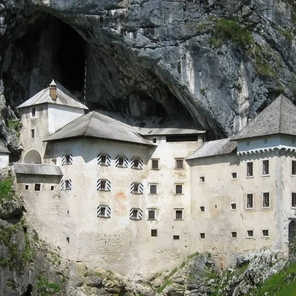 Explore Emerald Tour of Slovenia for 8 days with Helia Travel Agency and discover unforgettable experiences - Photo 2