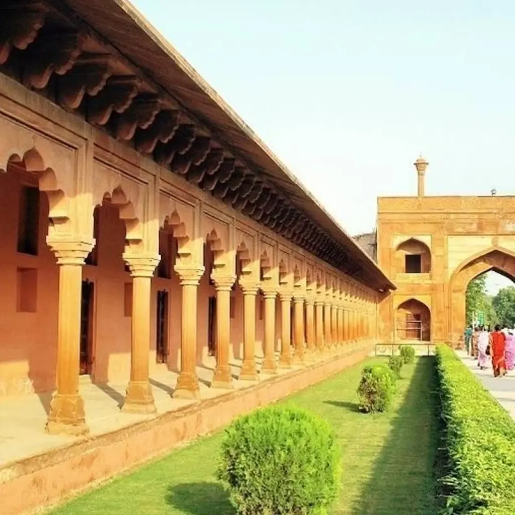 Explore Agra Tour Package for 2 days with ITS holidays and discover unforgettable experiences - Photo 2