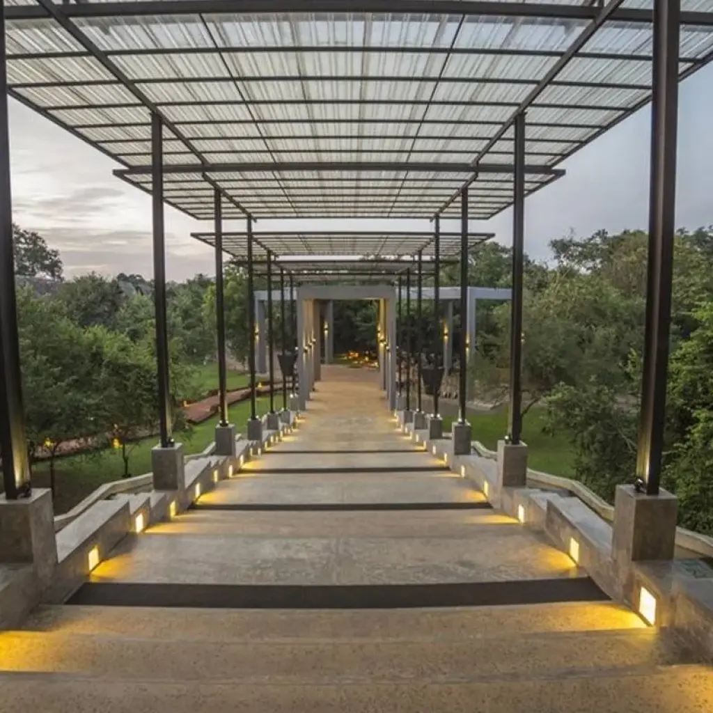 Explore Premium Sri Lanka in Depth for 14 days with Intrepid Premium and discover unforgettable experiences - Photo 2