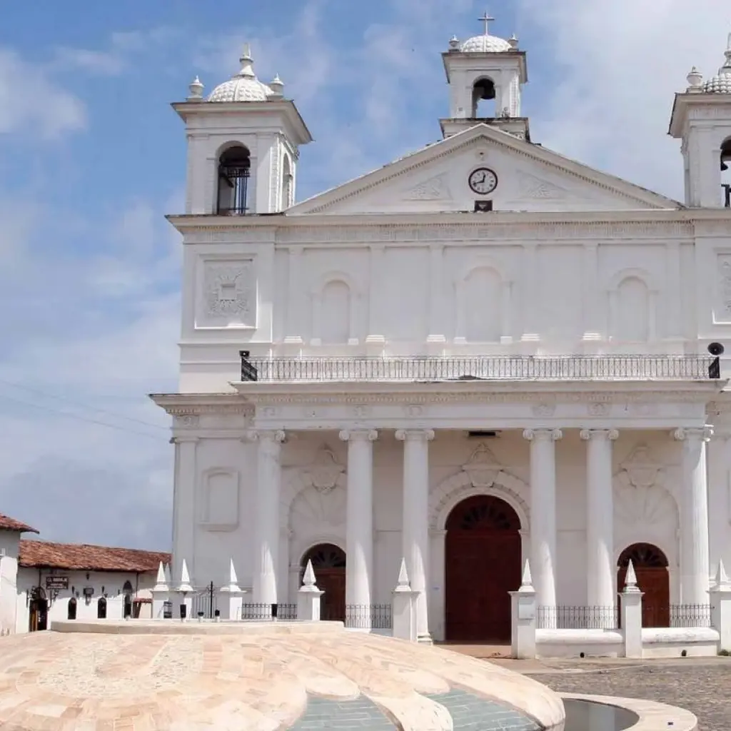 Explore The Lure of Central America (Guatemala, Honduras, El Salvador, Nicaragua) for 13 days with Penguin Travel and discover unforgettable experiences - Photo 2