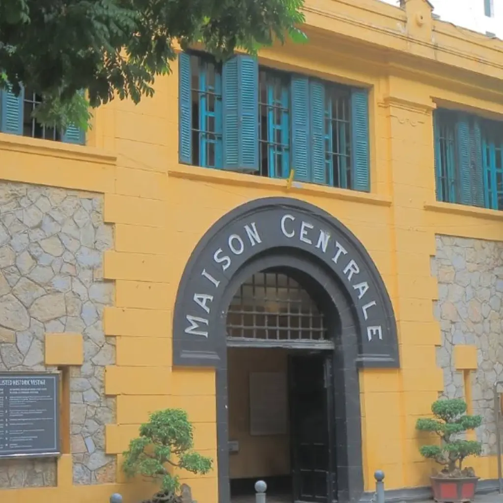 Explore Timeless Wonders Shanghai, Vietnam and Thailand 16 Days for 16 days with Realistic Asia and discover unforgettable experiences - Photo 2