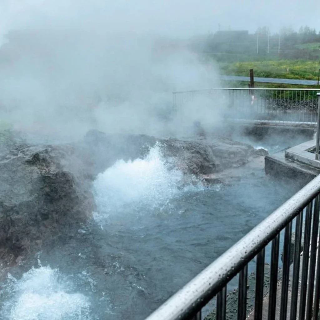 Explore A flying visit to West Iceland for 6 days with DERTOUR and discover unforgettable experiences - Photo 2