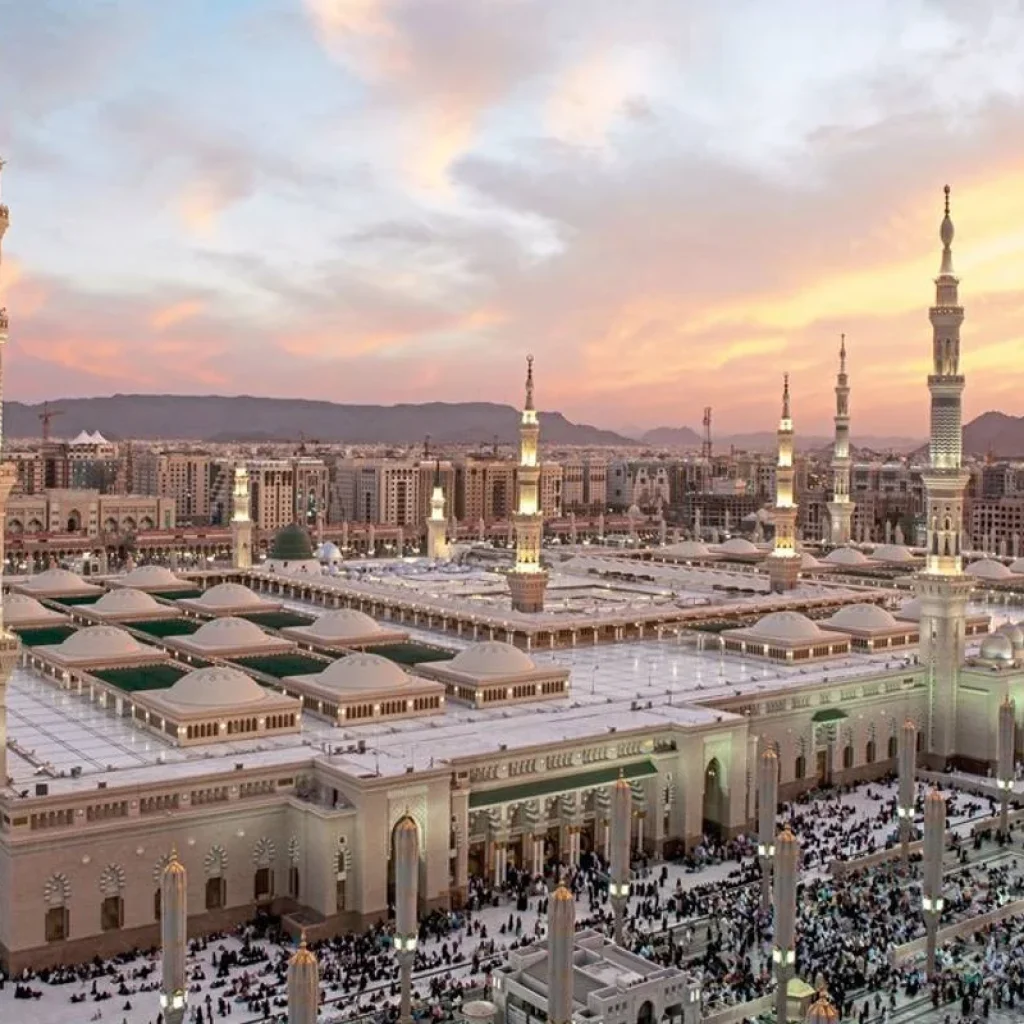 Explore Saudi Arabia's treasures for 9 days with DERTOUR and discover unforgettable experiences - Photo 2