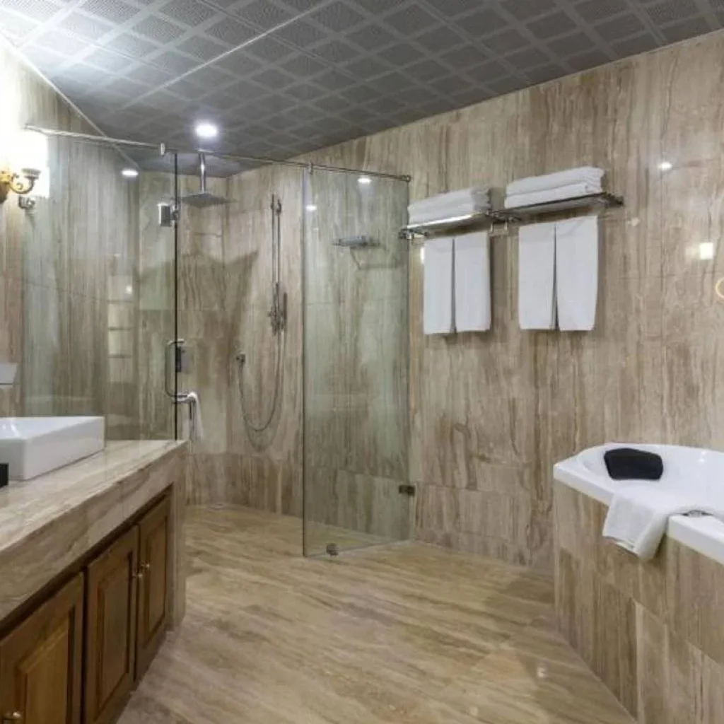 Explore Sri Lanka & Maldives (incl. flight) small group tour for 15 days with Bavaria Fernreisen and discover unforgettable experiences - Photo 2