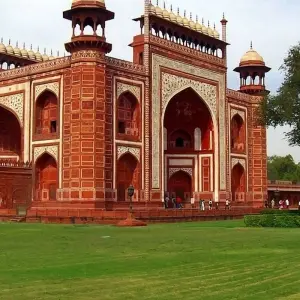 Explore Golden triangle with Ranthambore tours for 7 days with 707 Tours and discover unforgettable experiences - Photo 2