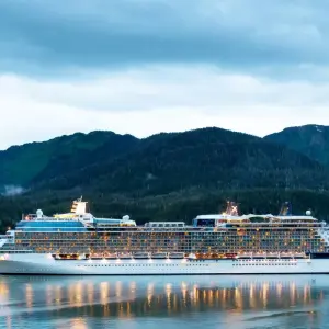 Explore Eastern Canada, Rockies Icons and Alaska Cruise Toronto → Vancouver (2025) for 24 days with APT and discover unforgettable experiences - Photo 10