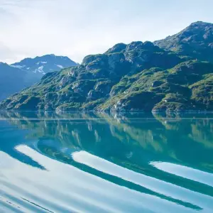 Explore Eastern Canada, Rockies Icons and Alaska Cruise Toronto → Vancouver (2025) for 24 days with APT and discover unforgettable experiences - Photo 11