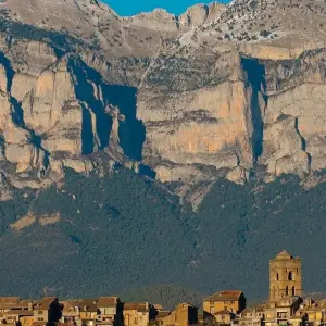 Explore Transpirenaica on the GR-11 for 15 days with Abanico Individuell Reisen and discover unforgettable experiences - Photo 3