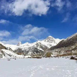 Explore Annapurna Circuit Trekking for 15 days with Adventure Bound and discover unforgettable experiences - Photo 2