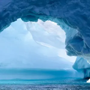 Explore Greenland Aurora Explorer 2025 - From Greenland to Iceland (Including one-way flight from Copenhagen - Kangerlussuaq) for 12 days with Albatros Expeditions and discover unforgettable experiences - Photo 4