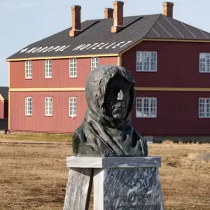 Explore Svalbard Circumnavigation for 10 days with Albatros Expeditions and discover unforgettable experiences - Photo 3