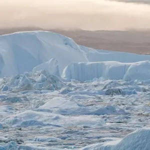 Explore Greenland Aurora Explorer 2025 - From Greenland to Iceland (Including one-way flight from Copenhagen - Kangerlussuaq) for 12 days with Albatros Expeditions and discover unforgettable experiences - Photo 9