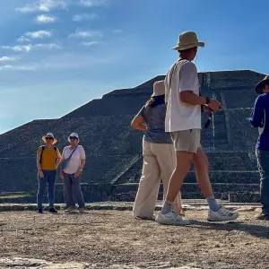 Explore The Best of Mexico City: Teotihuacan, Basilica of Guadalupe, Xochimilco, Coyoacan & Frida Kahlo Museum for 2 days with Amigo Tours and discover unforgettable experiences - Photo 4