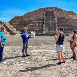 Explore The Best of Mexico City: Teotihuacan, Basilica of Guadalupe, Xochimilco, Coyoacan & Frida Kahlo Museum for 2 days with Amigo Tours and discover unforgettable experiences - Photo 11