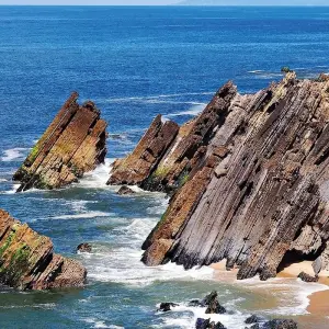 Explore SEAFOOD AND PARADORES Wine and Food Lovers for 8 days with Authentic Trails and discover unforgettable experiences - Photo 4