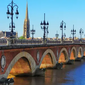 Explore Bonjour Bordeaux: Chateaux, Wineries & Charming Villages 2026 for 8 days with Avalon Waterways and discover unforgettable experiences - Photo 4