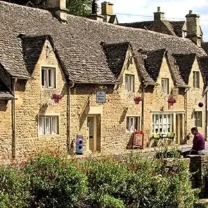 Explore Highlights of Britain for 11 days with Blue-Roads Touring and discover unforgettable experiences - Photo 3