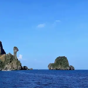 Explore CAMBODIA THAILAND – Beaches and Temples Explorer for 10 days with Bucket List Group Travel LLC and discover unforgettable experiences - Photo 6