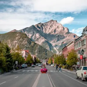 Explore 8-Day Yellowknife Northern Lights & Rockies Autumn Tour | Explore the Aurora and National Parks for 8 days with Calgary Tours and discover unforgettable experiences - Photo 5