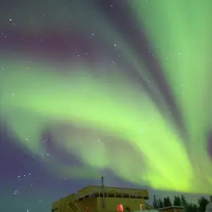Explore 8-Day Yellowknife Northern Lights & Rockies Autumn Tour | Explore the Aurora and National Parks for 8 days with Calgary Tours and discover unforgettable experiences - Photo 10