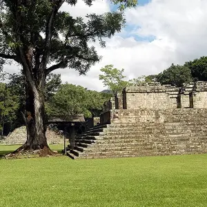 Explore Honduras for Beginners for 8 days with Colibri Travel and discover unforgettable experiences - Photo 3