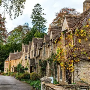 Explore Shades of the English Countryside featuring London, Cornwall & The Cotswolds (London to Cotswolds) (2025) for 10 days with Collette and discover unforgettable experiences - Photo 2