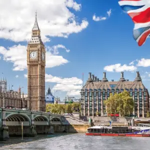 Explore England and Scotland (Classic, Winter, End London) for 11 days with Contiki and discover unforgettable experiences - Photo 5