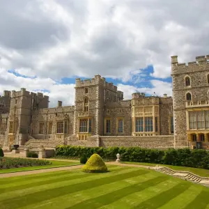 Explore England in a Week (Classic, Winter) for 6 days with Contiki and discover unforgettable experiences - Photo 8