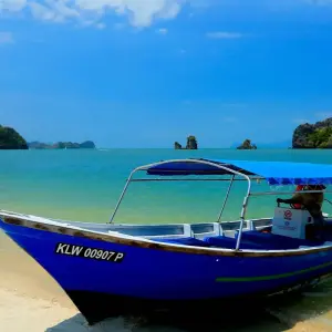 Explore Malaysia and Singapore Highlights for 8 days with Contiki and discover unforgettable experiences - Photo 5