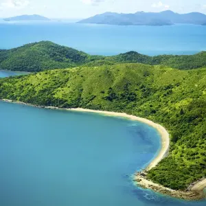 Explore Australia: North Queensland to Uluru (With Sailing) for 13 days with Contiki and discover unforgettable experiences - Photo 6