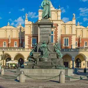 Explore Vienna to Rome Trail (Winter, Classic) for 9 days with Contiki and discover unforgettable experiences - Photo 5