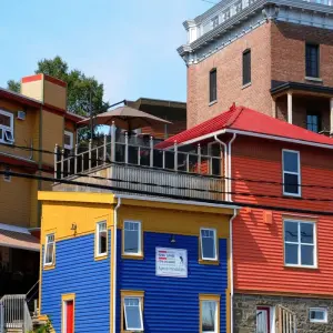 Explore Ultimate Canada for 19 days with Contiki and discover unforgettable experiences - Photo 3